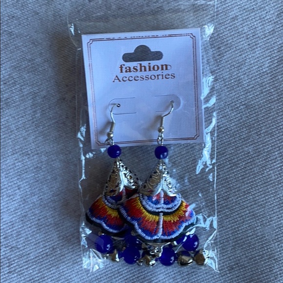 Woven tribal earrings with bells - Picture 6 of 7